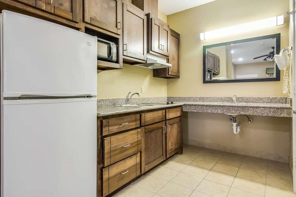 Americas Best Value Inn & Suites Tomball Quarto foto