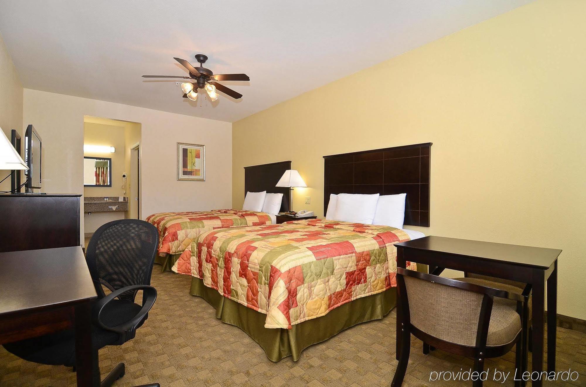 Americas Best Value Inn & Suites Tomball Quarto foto